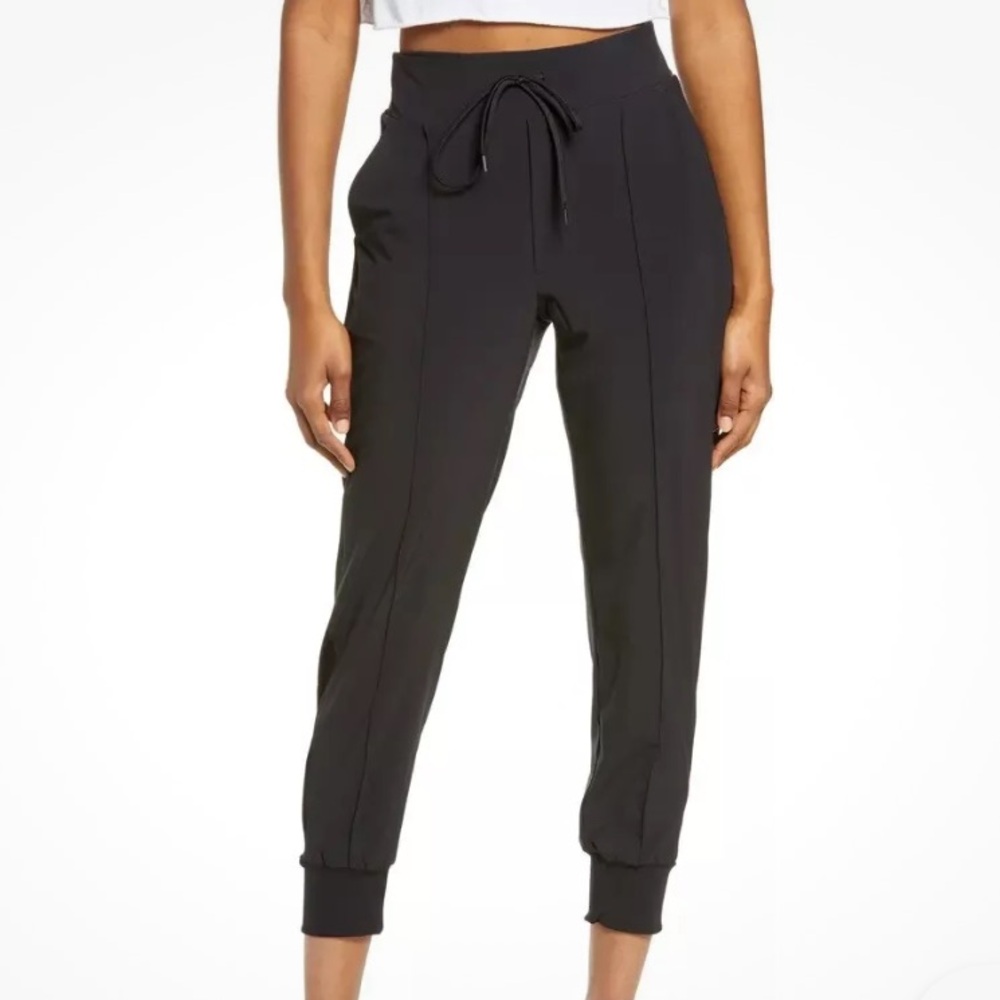 Zella Lightweight Woven Joggers Black Size Small NWT